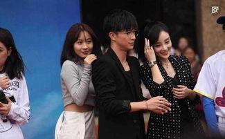 和男朋友一起吃娱乐圈瓜